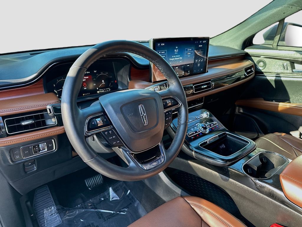 Used 2022 Lincoln Nautilus Reserve w/ Luxury Package image 7