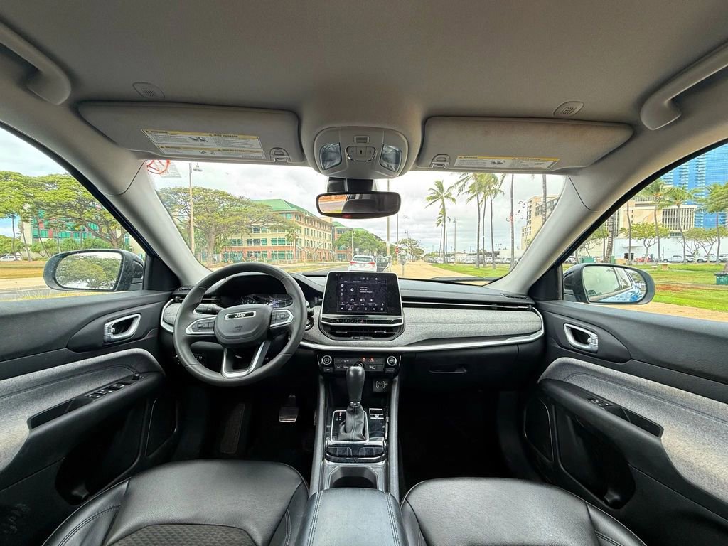 Used 2022 Jeep Compass Latitude image 10