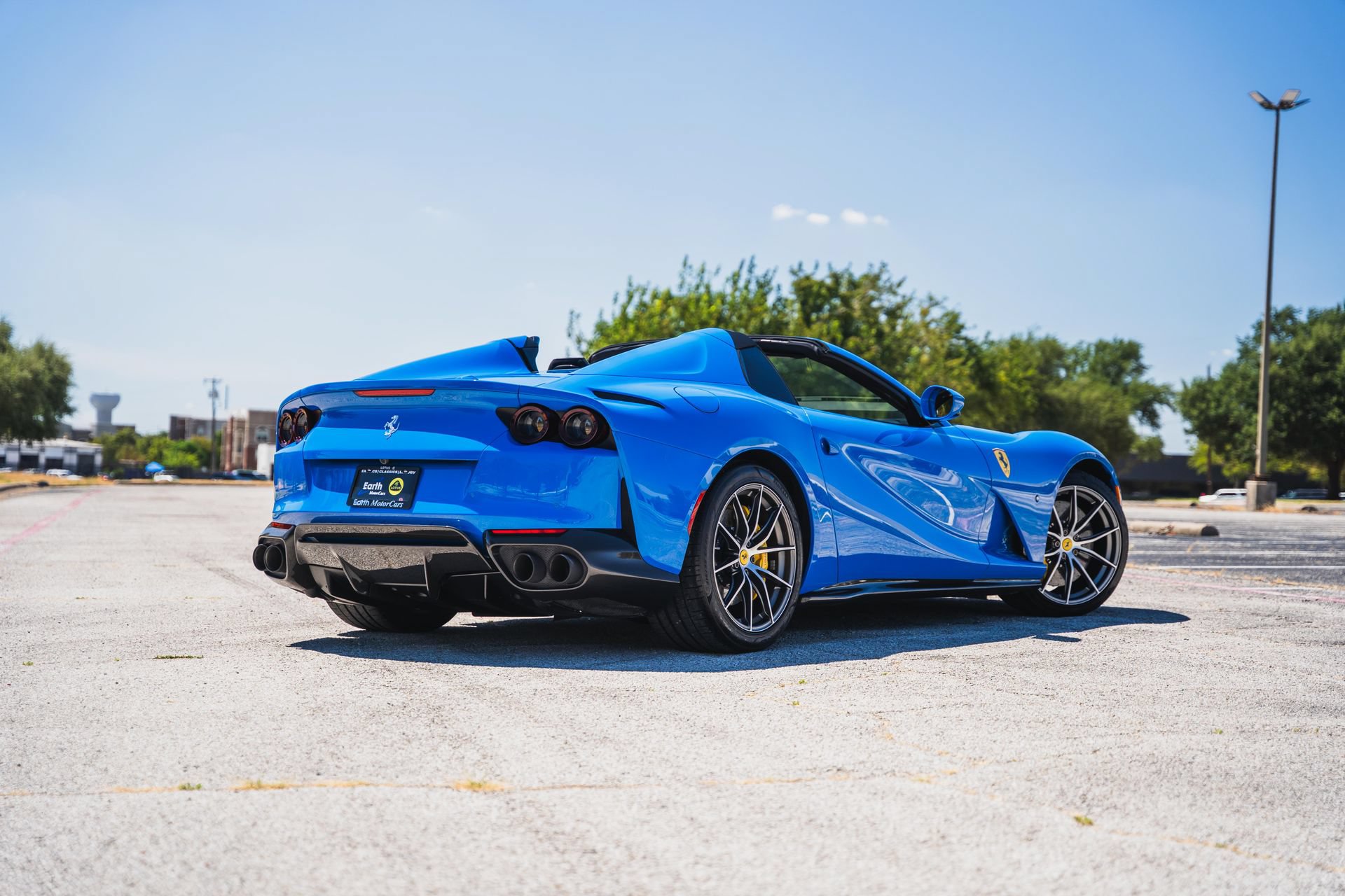 Used 2022 Ferrari 812 GTS RWD image 15