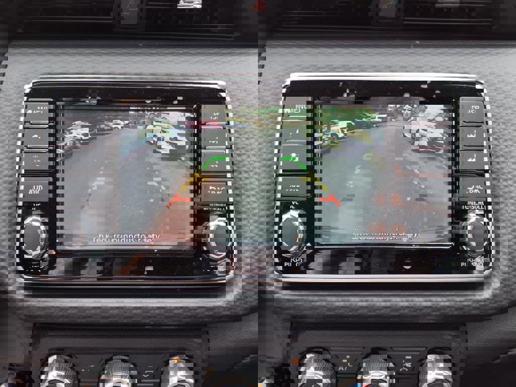 New 2025 Nissan Kicks Play S image 10