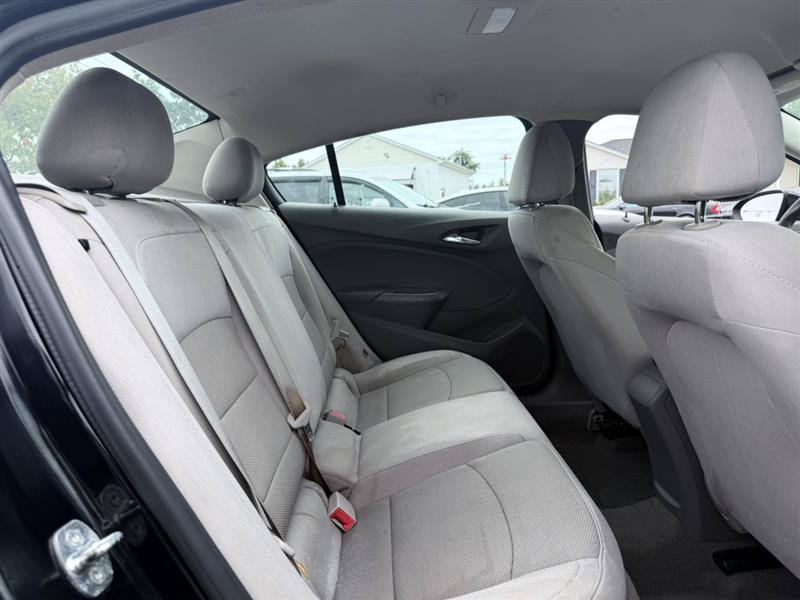 Used 2017 Chevrolet Cruze LS FWD image 11