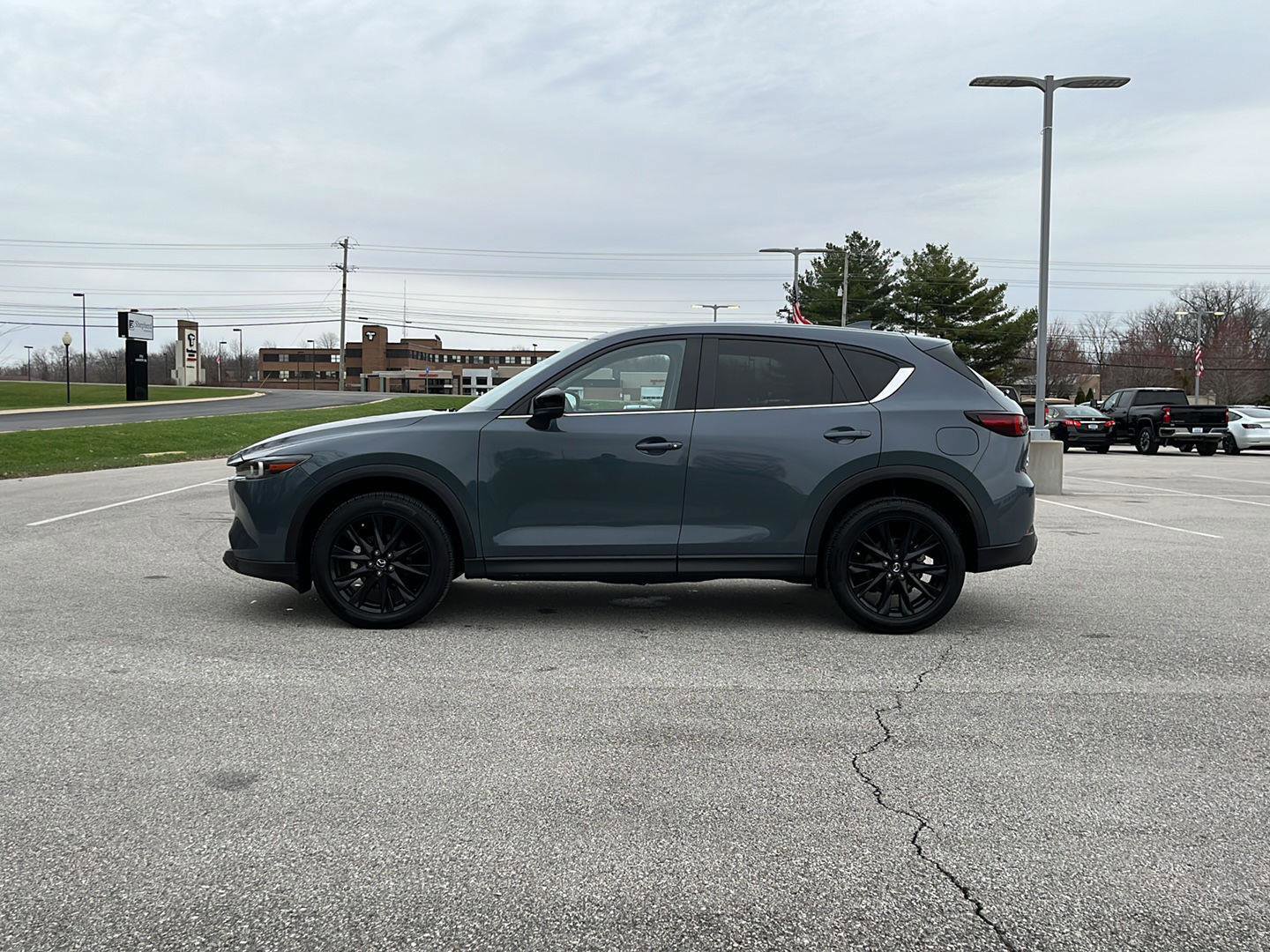 Used 2024 MAZDA CX-5 Carbon Edition image 2
