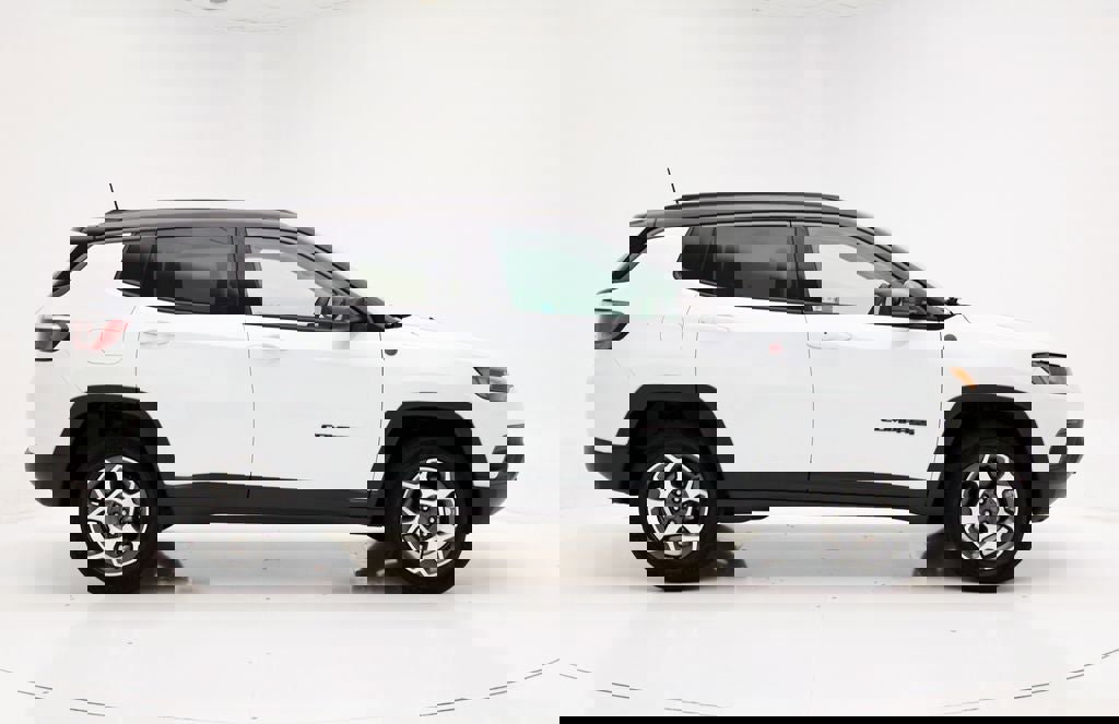 Used 2022 Jeep Compass Trailhawk w/ Sun and Sound Group image 2