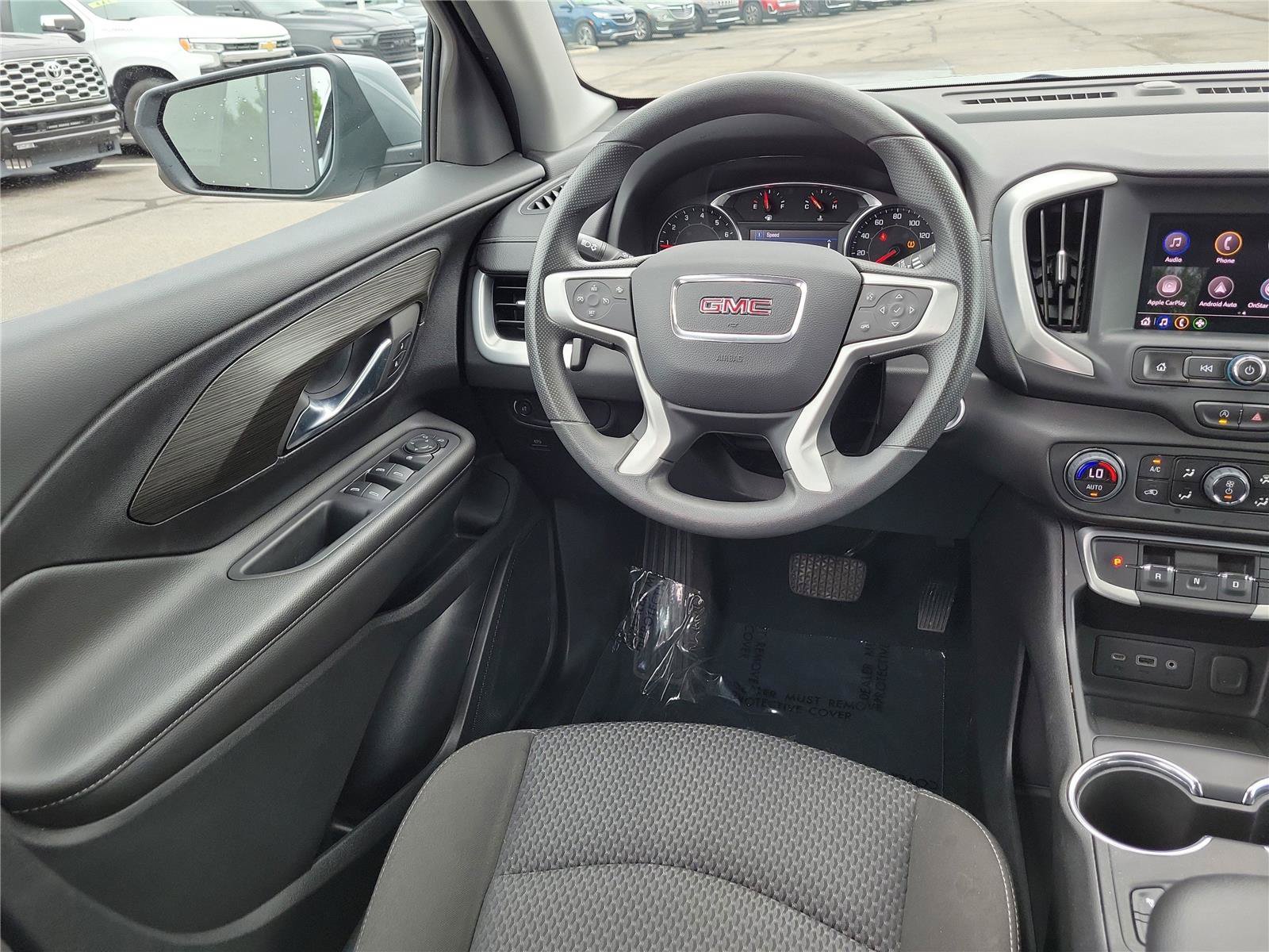 Used 2023 GMC Terrain SLE w/ Driver Convenience Package FWD image 11