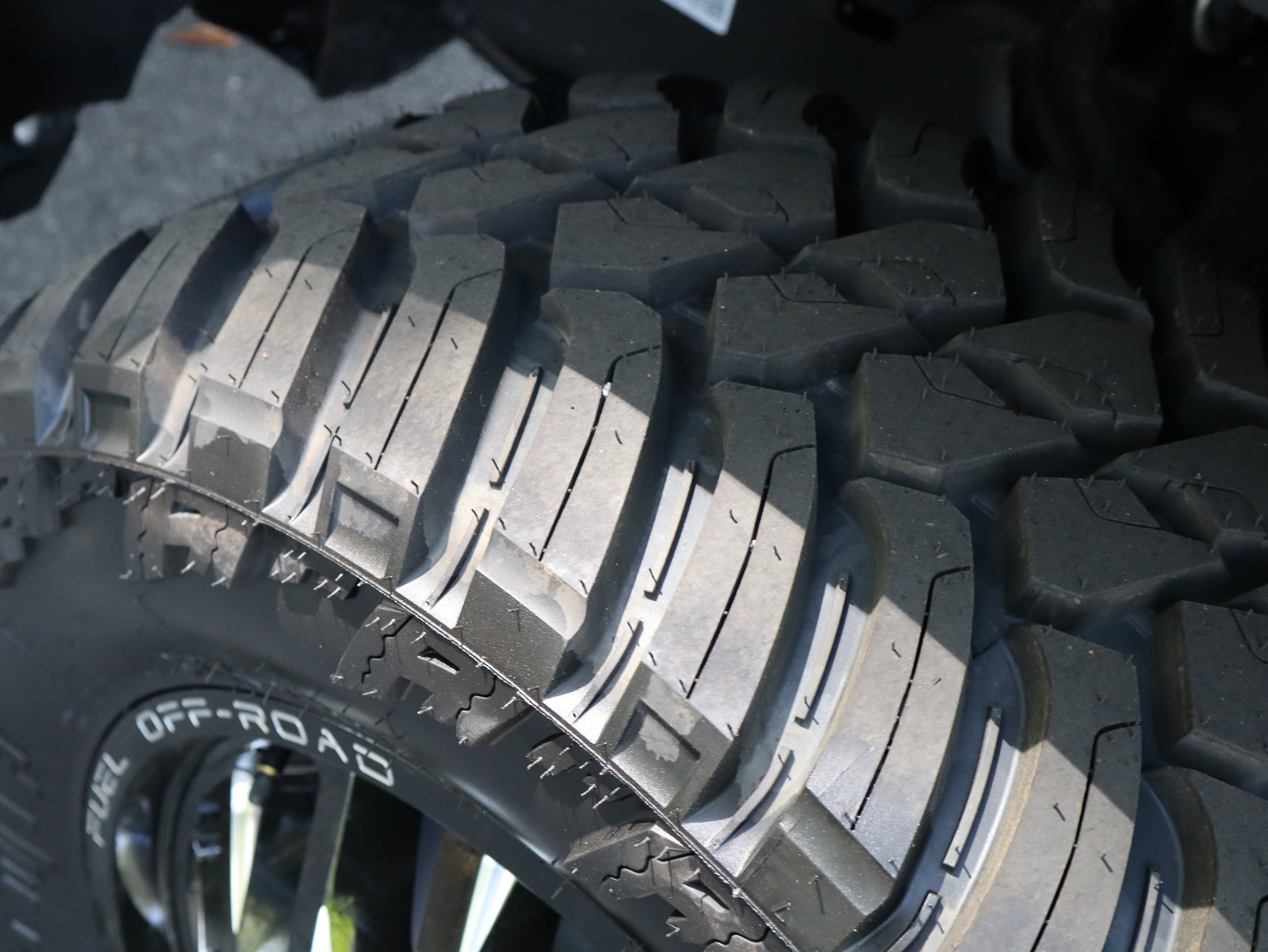 Used 2026 GMC Sierra 3500 Denali Ultimate image 9