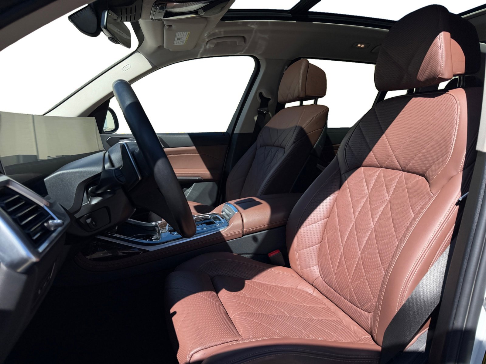 Used 2024 BMW X7 xDrive40i w/ Premium Package AWD/4WD image 10