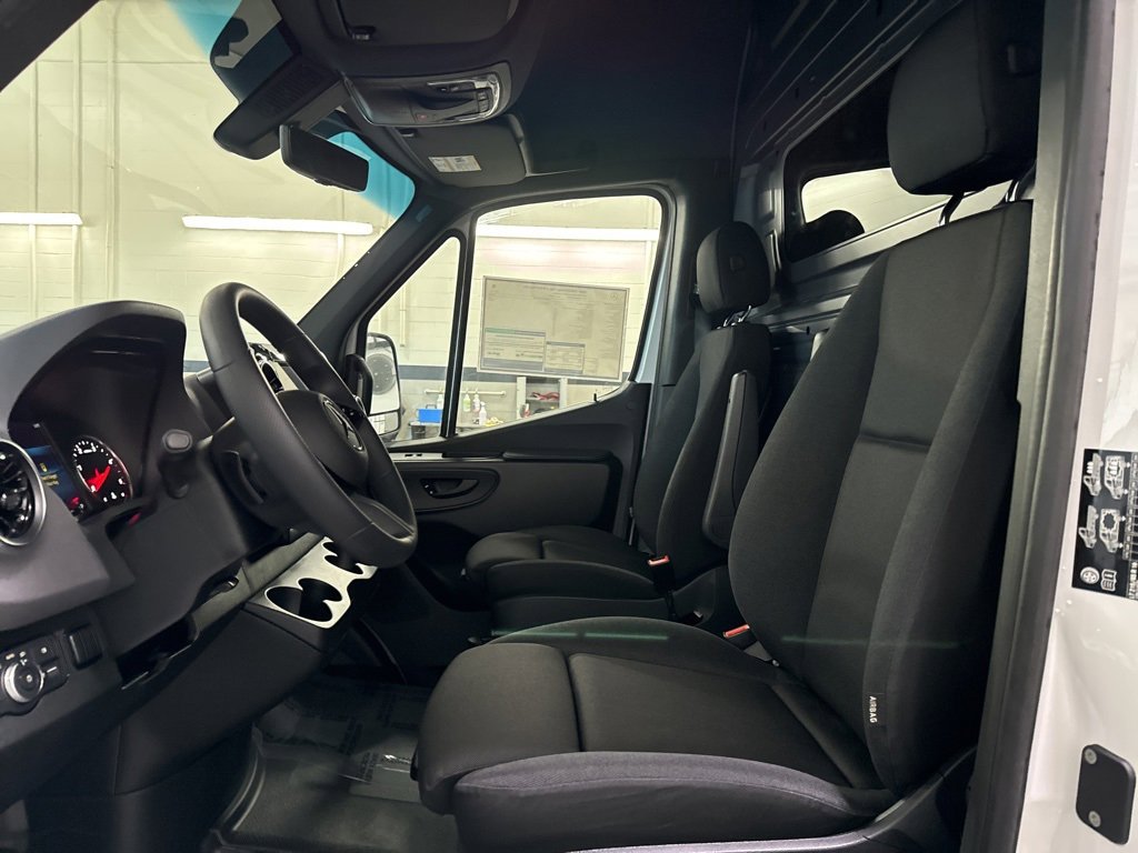 New 2025 Mercedes-Benz Sprinter 3500 image 9