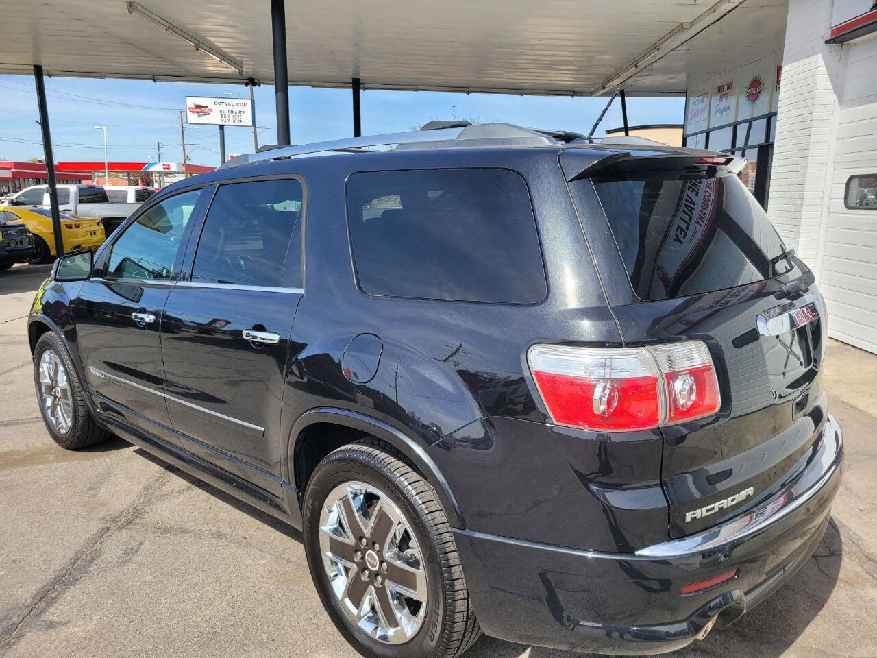 Used 2012 GMC Acadia Denali image 4