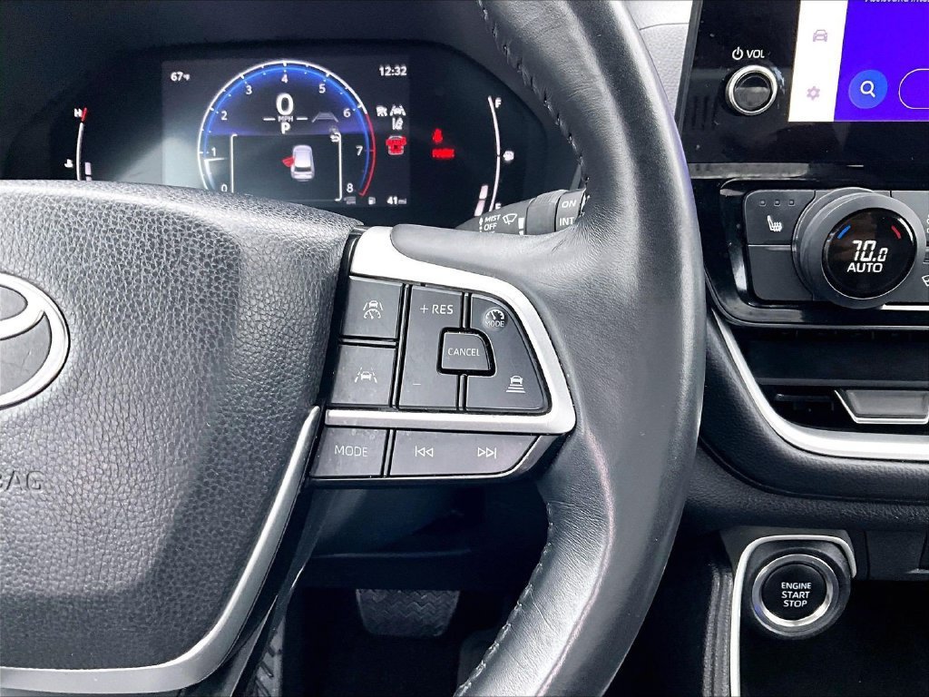 Used 2025 Toyota Grand Highlander AWD image 25