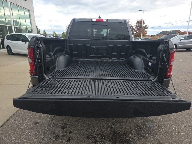 New 2026 RAM 1500 4x4 Crew Cab image 7