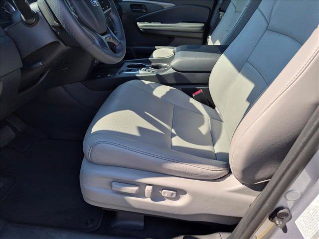 Certified 2025 Honda Passport EX-L image 16