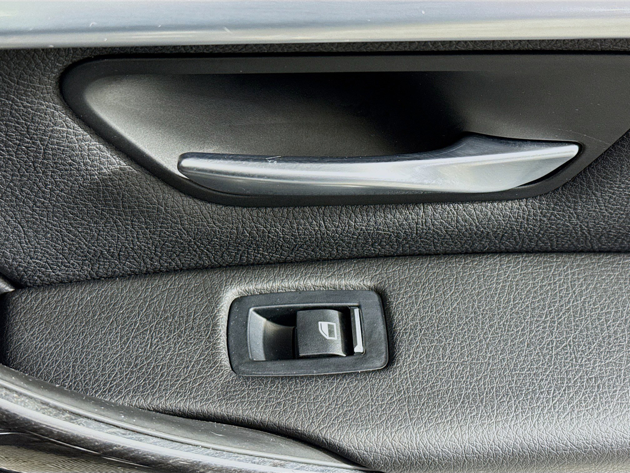 Used 2018 BMW 330i Sedan image 30