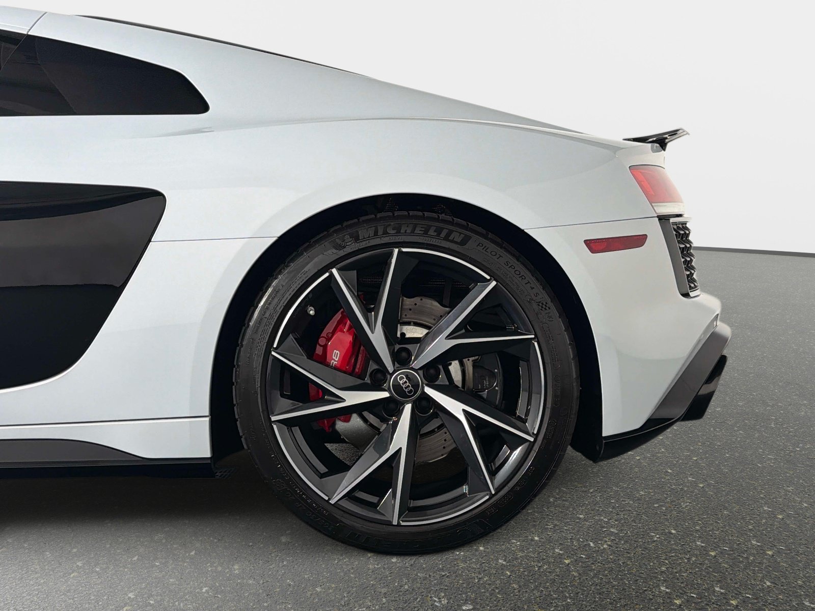 Used 2023 Audi R8 V10 performance RWD image 16
