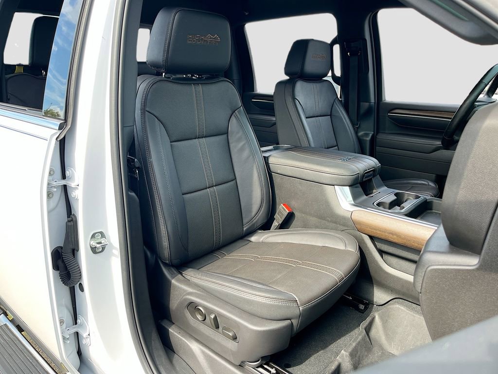 Used 2025 Chevrolet Silverado 2500 High Country w/ Technology Package image 29