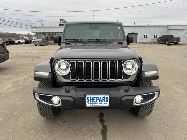 Used 2025 Jeep Wrangler Sahara image 2