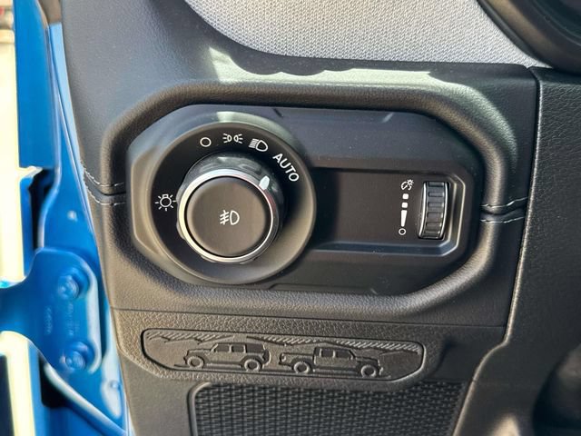 Used 2024 Jeep Wrangler Unlimited Sahara AWD/4WD image 27