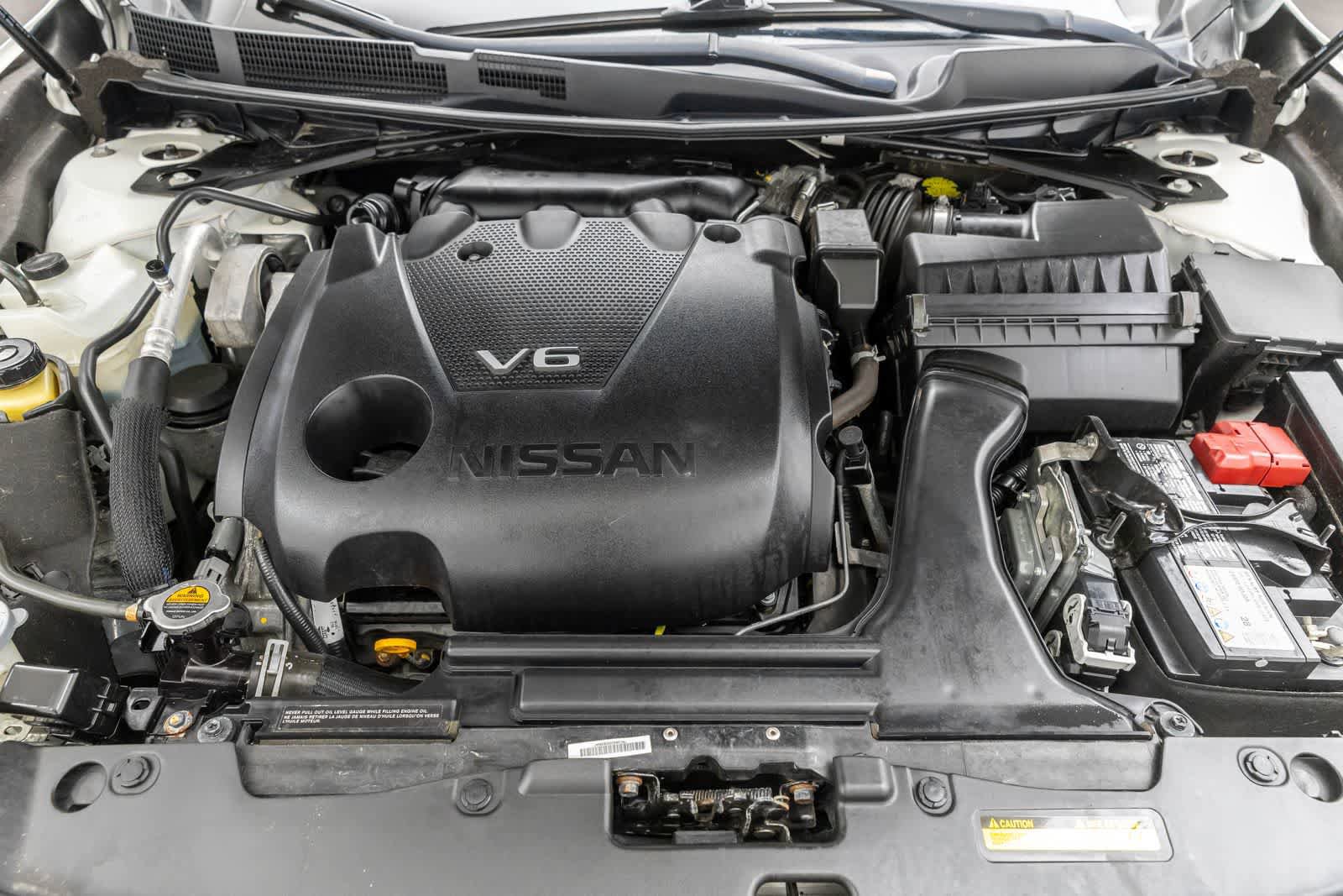 Used 2021 Nissan Maxima SR w/ Sport Mat Group FWD image 9