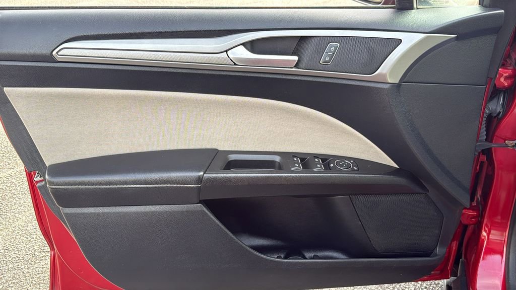 Used 2020 Ford Fusion S image 16