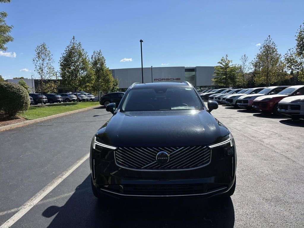 New 2026 Volvo XC90 B6 Plus w/ Protection Package Premier image 2
