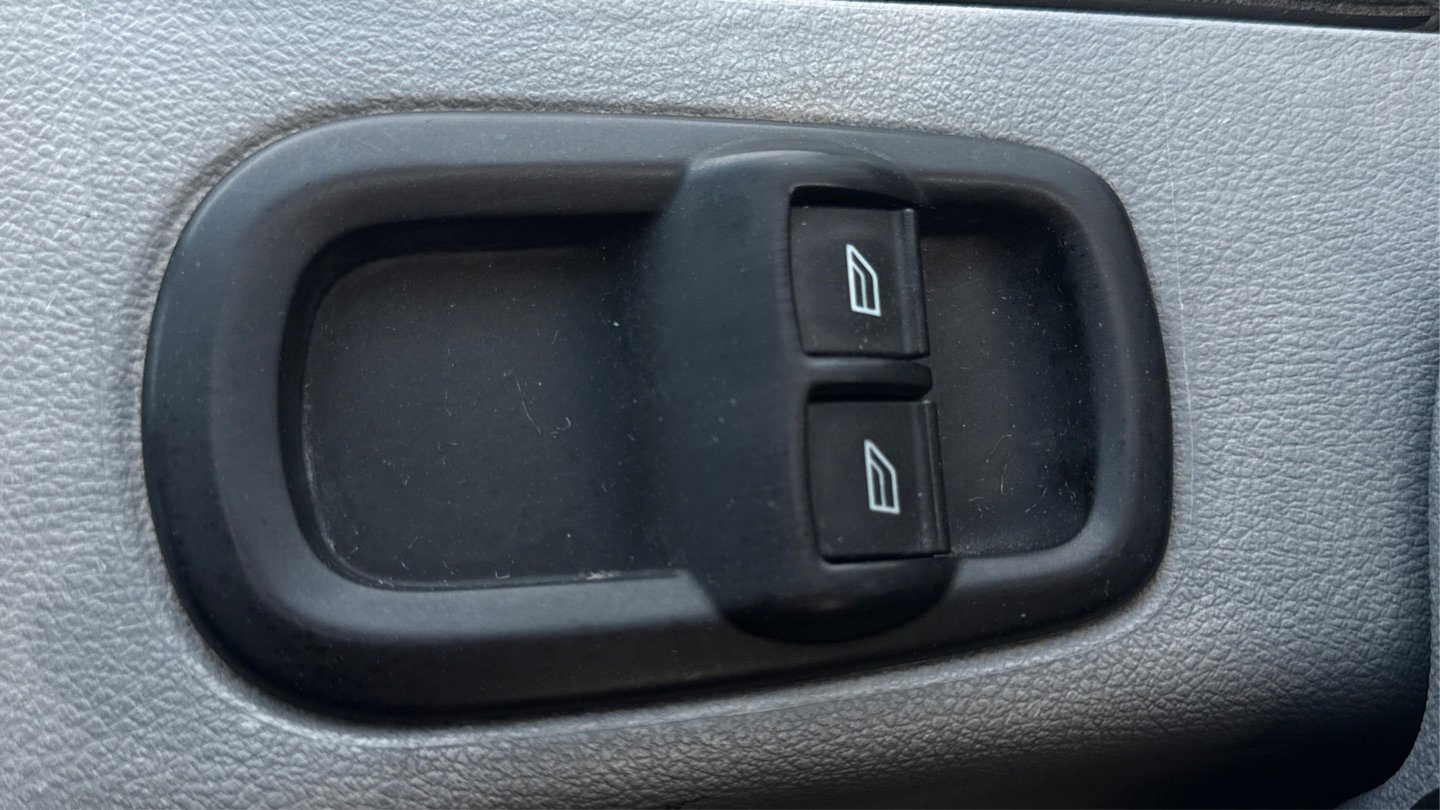 Used 2017 Ford Transit 350 XL image 34