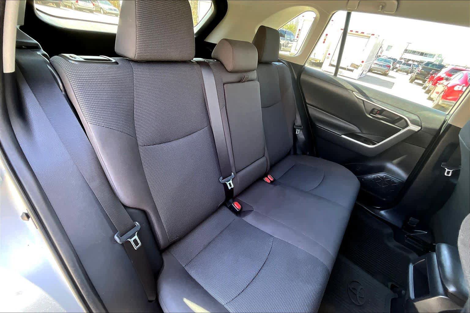 Used 2020 Toyota RAV4 LE w/ All Weather Liner Package AWD/4WD image 20