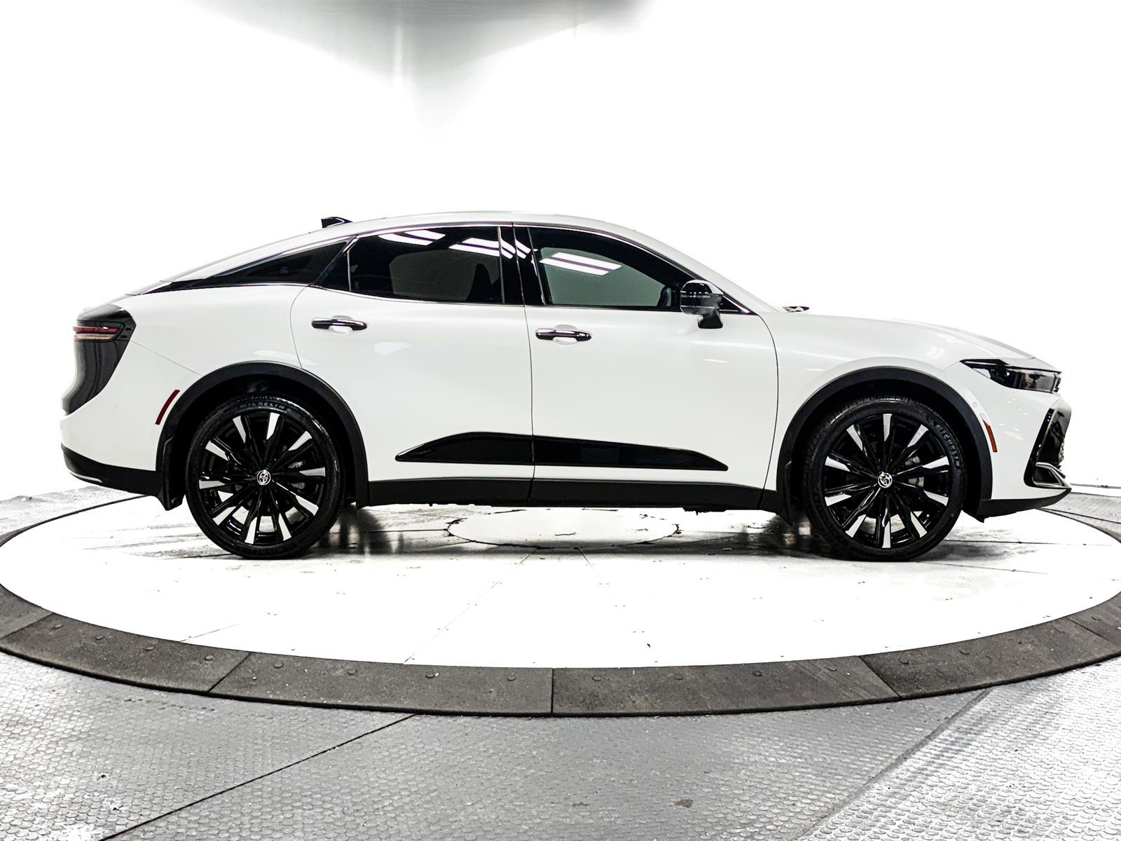 Certified 2025 Toyota Crown Platinum image 13