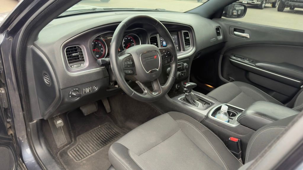Used 2018 Dodge Charger SXT RWD image 6
