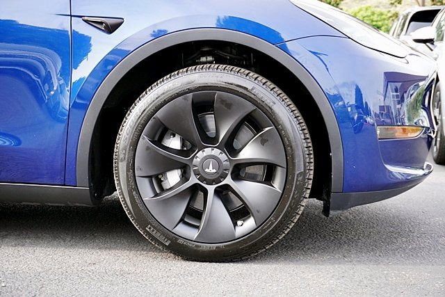 Used 2024 Tesla Model Y Long Range image 8