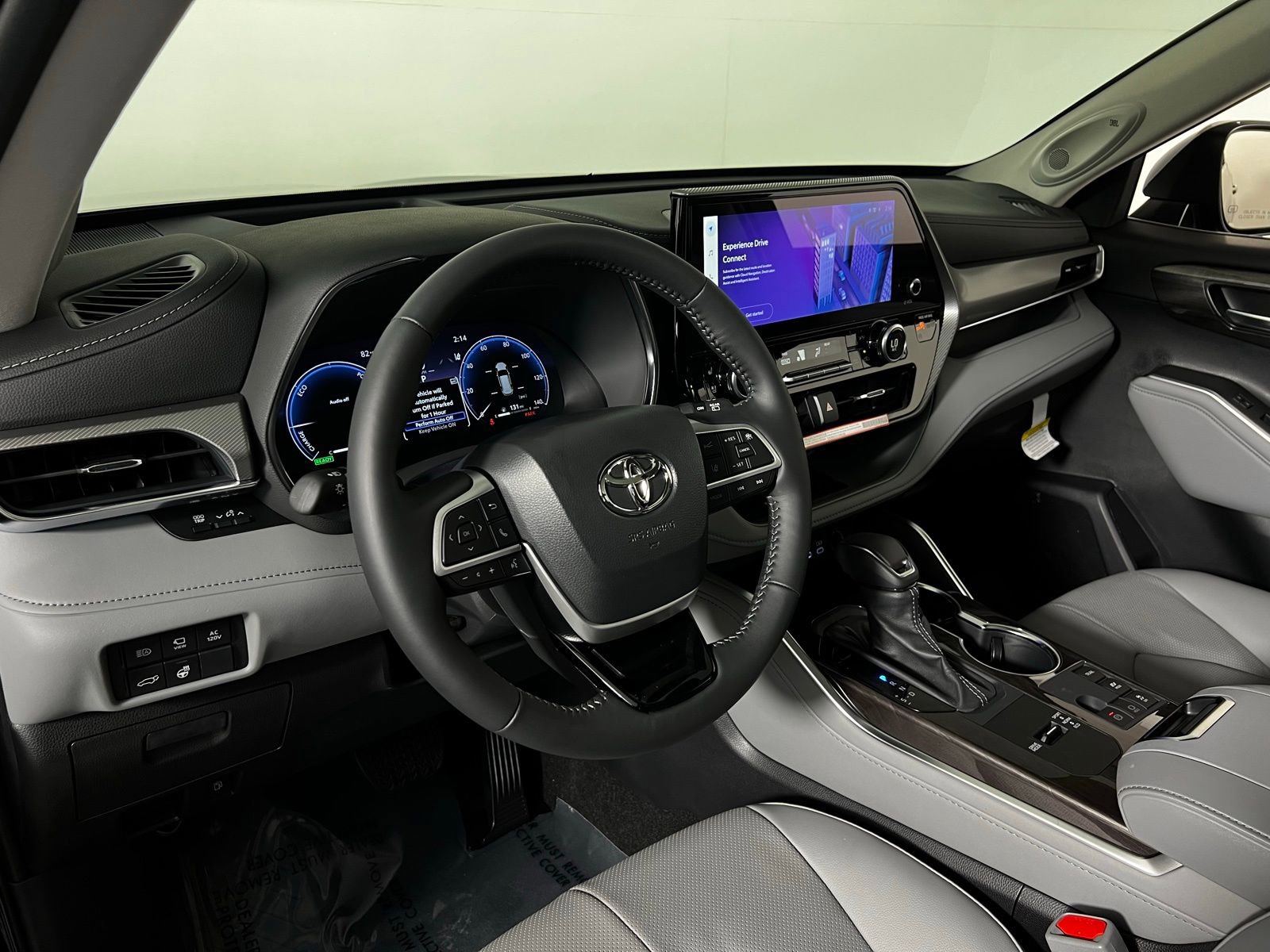 Used 2026 Toyota Highlander Platinum AWD/4WD image 12