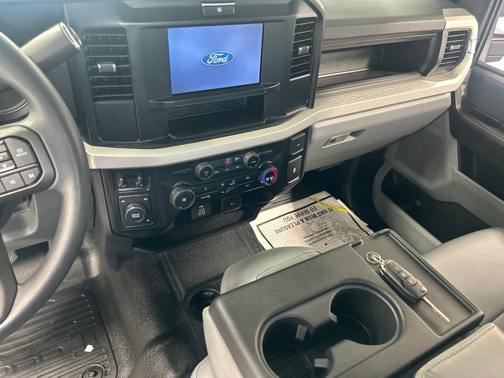 Used 2025 Ford F350 XL AWD/4WD image 5