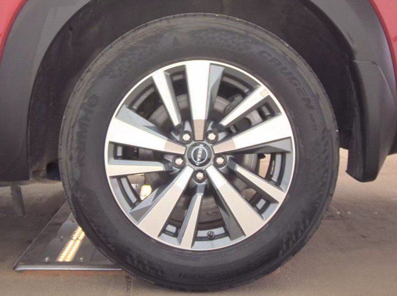 Used 2024 Nissan Pathfinder SL w/ Black Appearance Package image 15