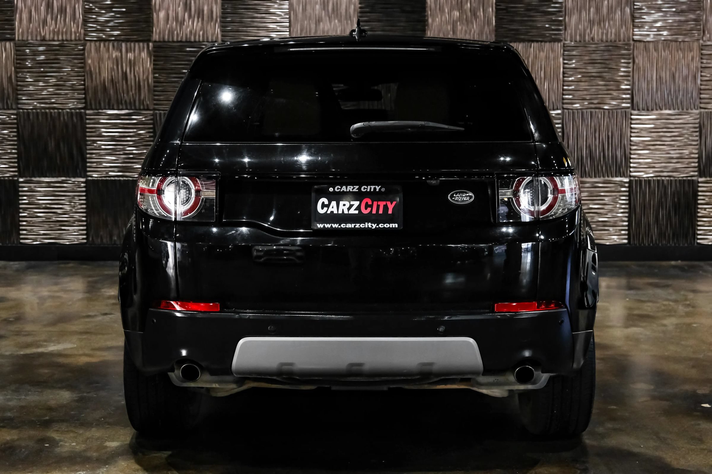 Used 2016 Land Rover Discovery Sport HSE AWD/4WD image 9