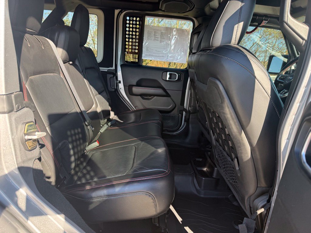 Used 2018 Jeep Wrangler Unlimited Rubicon w/ Dual Top Group AWD/4WD image 17