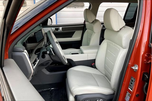 Used 2025 Hyundai Santa Fe Calligraphy image 25