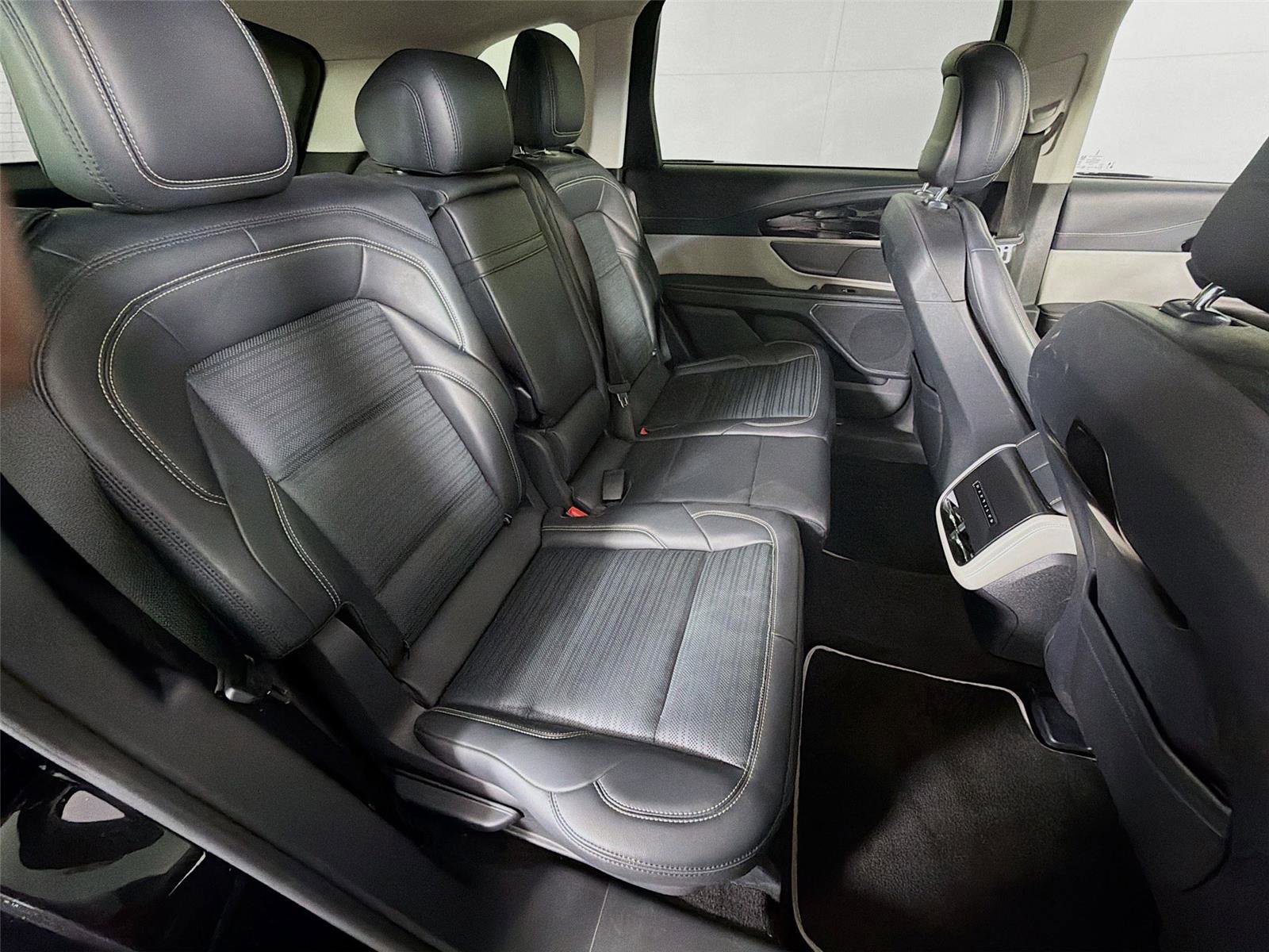 Used 2024 Lincoln Nautilus Reserve image 26