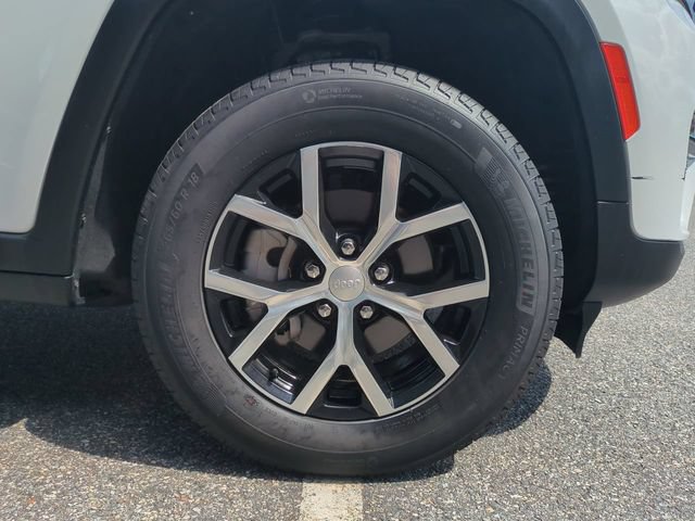 Used 2025 Jeep Grand Cherokee Limited AWD/4WD image 11