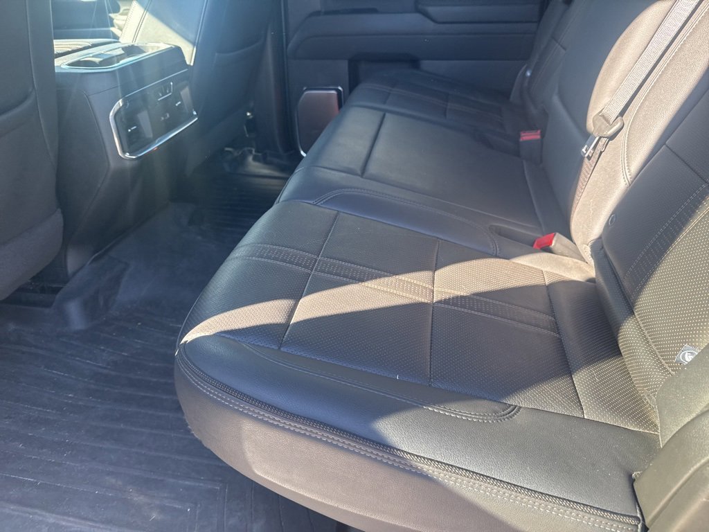 Used 2024 Chevrolet Silverado 2500 High Country w/ High Country Premium Package image 12