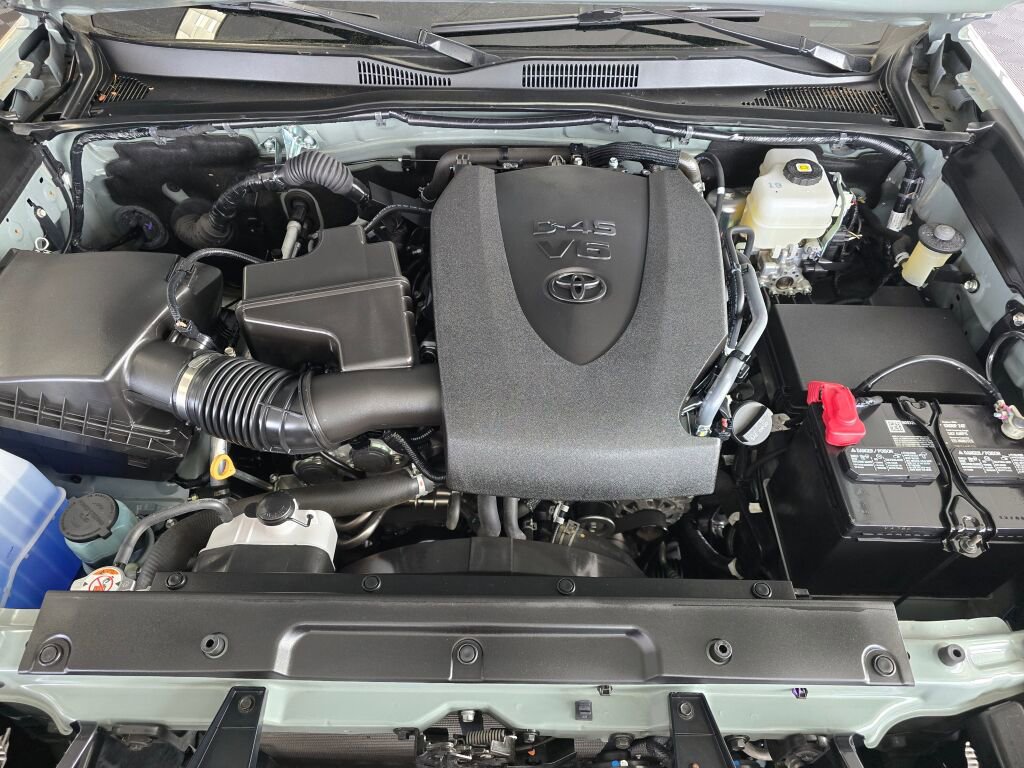 Used 2023 Toyota Tacoma TRD Off-Road w/ TRD Premium Off Road Package image 9