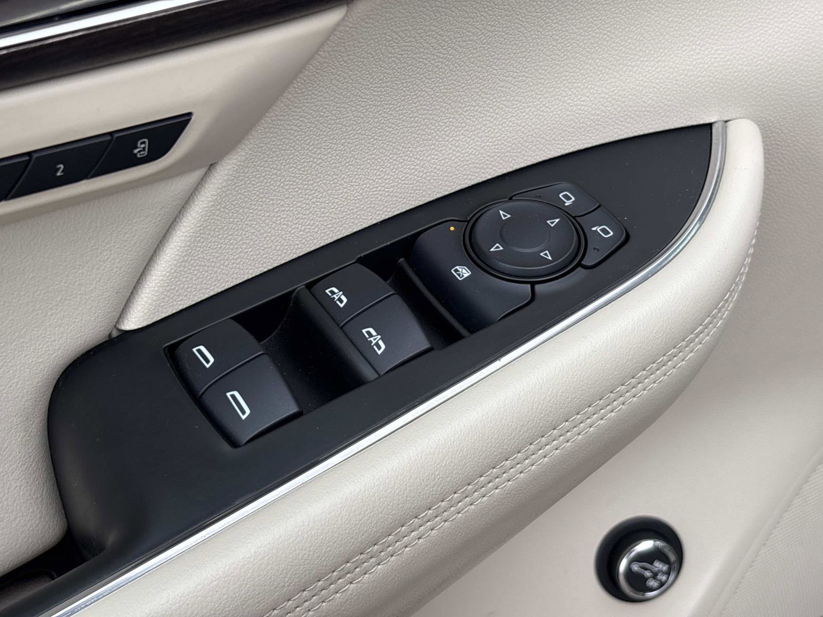 Certified 2023 Buick Envision Avenir image 13