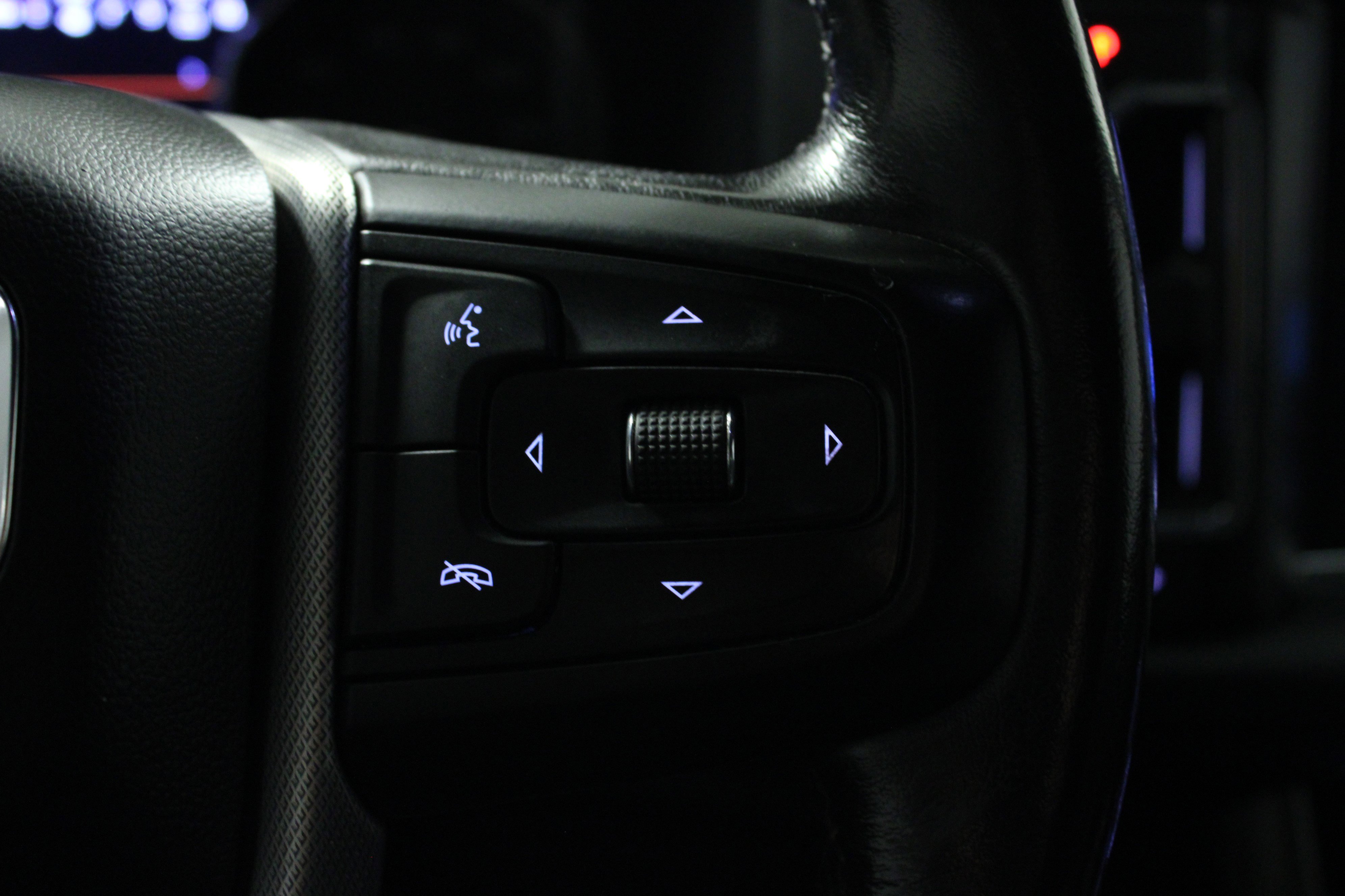 Used 2021 GMC Yukon XL Denali image 22