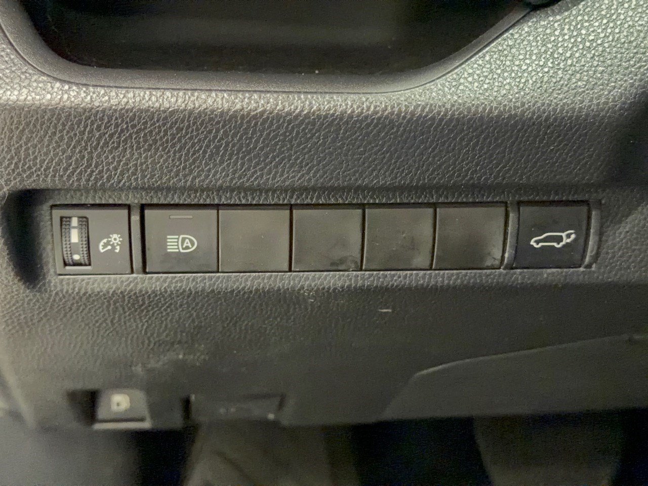 Used 2023 Toyota RAV4 XLE w/ Convenience Package AWD/4WD image 31
