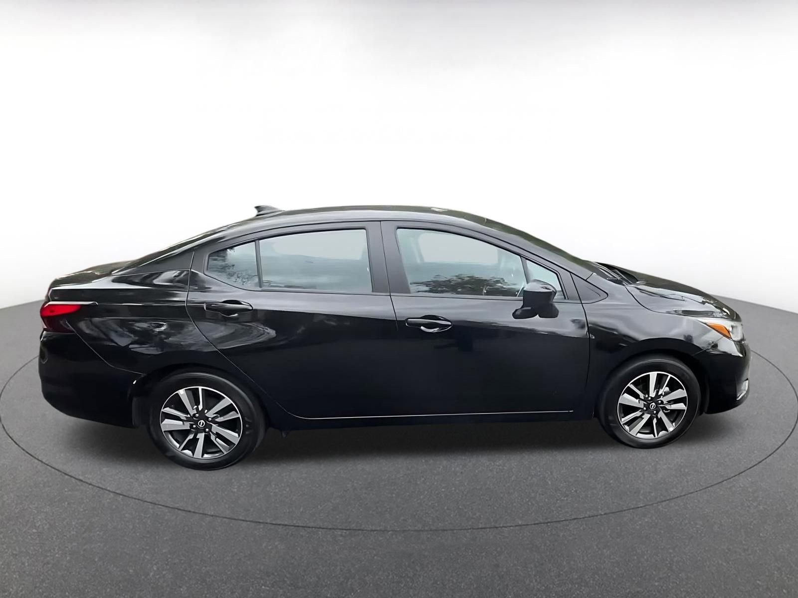 Used 2025 Nissan Versa SV image 16