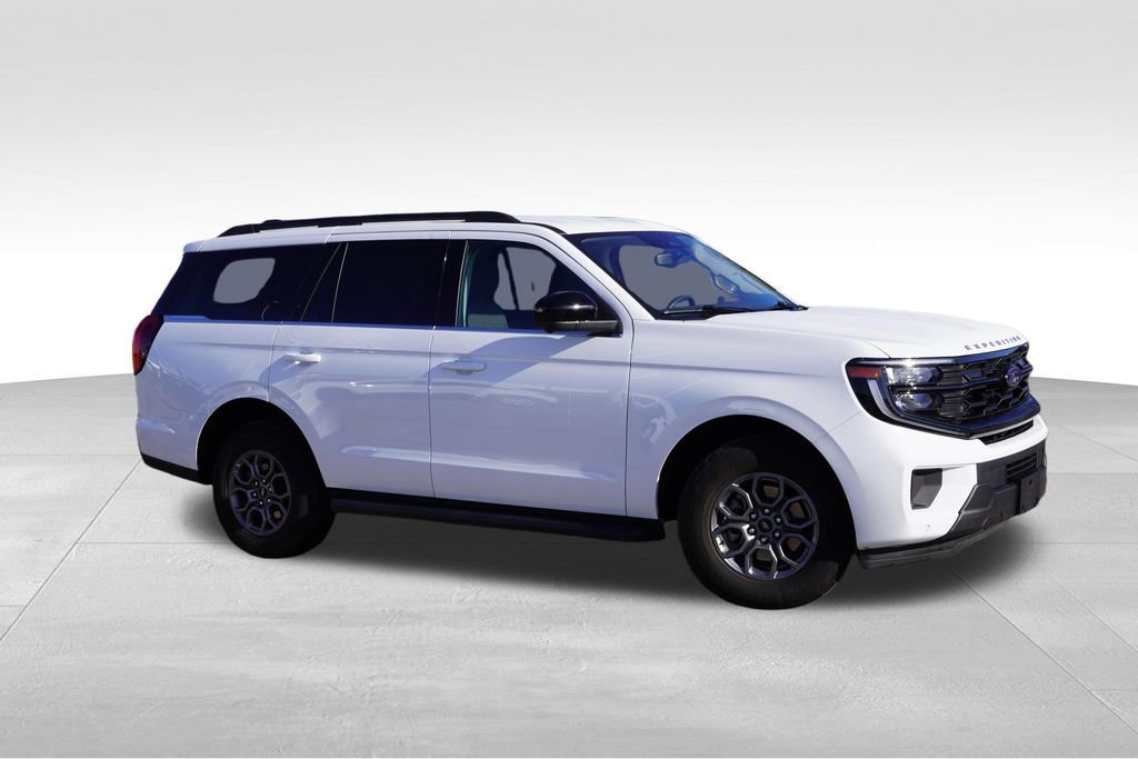 Certified 2025 Ford Expedition Active image 3