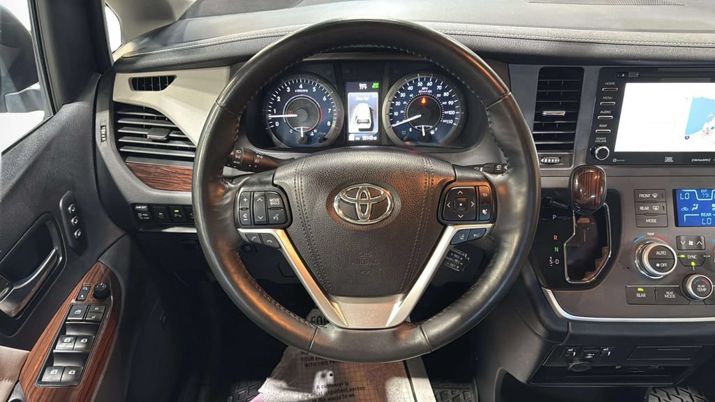 Used 2020 Toyota Sienna Limited Premium AWD/4WD image 18