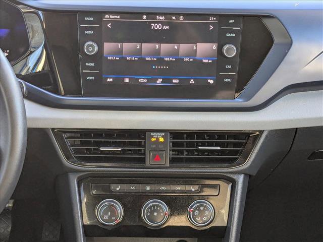 Used 2023 Volkswagen Taos SE w/ Panoramic Sunroof Package image 13