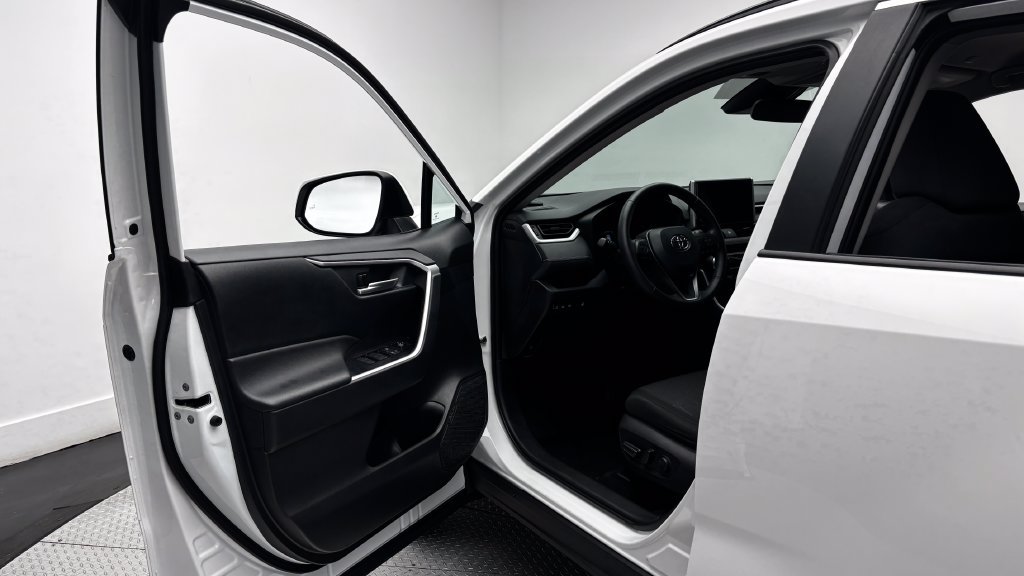 Used 2024 Toyota RAV4 XLE w/ Weather Package AWD/4WD image 16