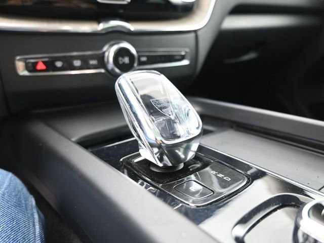 Used 2022 Volvo XC60 B5 Inscription w/ Advanced Package image 12