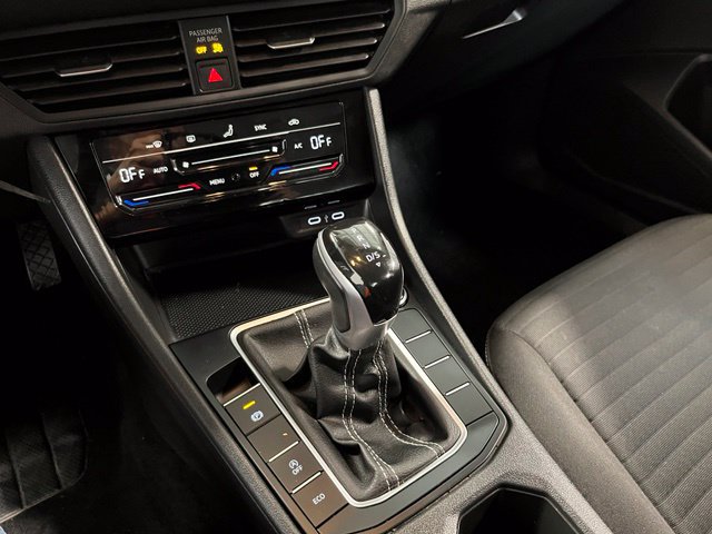 Used 2025 Volkswagen Jetta S FWD image 30