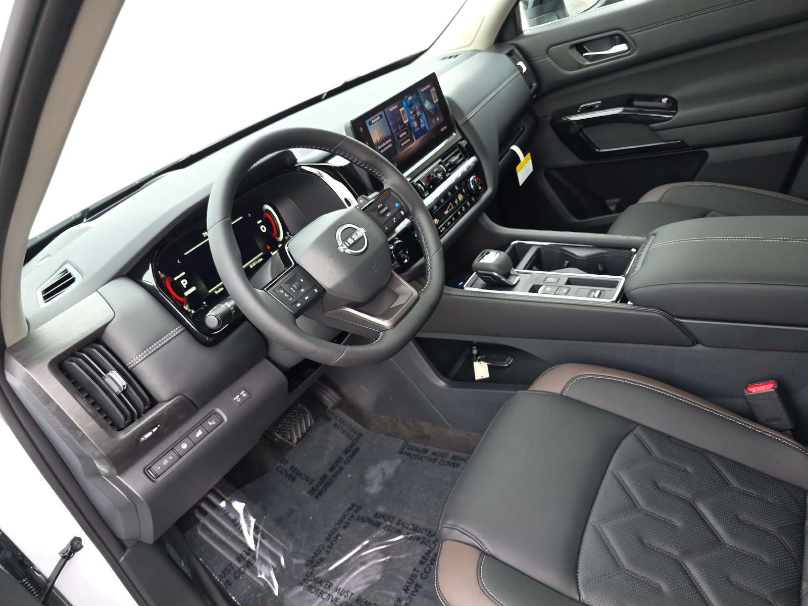 New 2026 Nissan Pathfinder Platinum w/ Accent Package FWD image 16