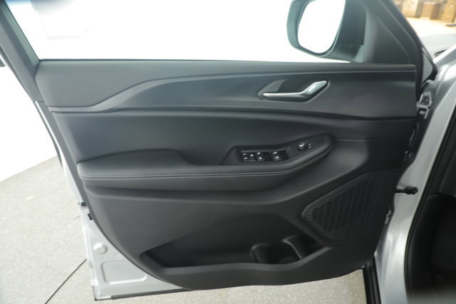 New 2025 Jeep Grand Cherokee L Laredo w/ Luxury Tech Group I image 15